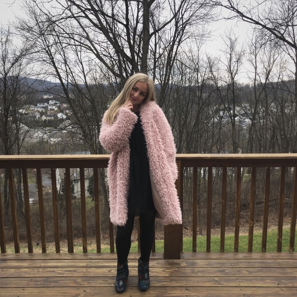 Meet your Posher, Emma - Picture 1 of 1